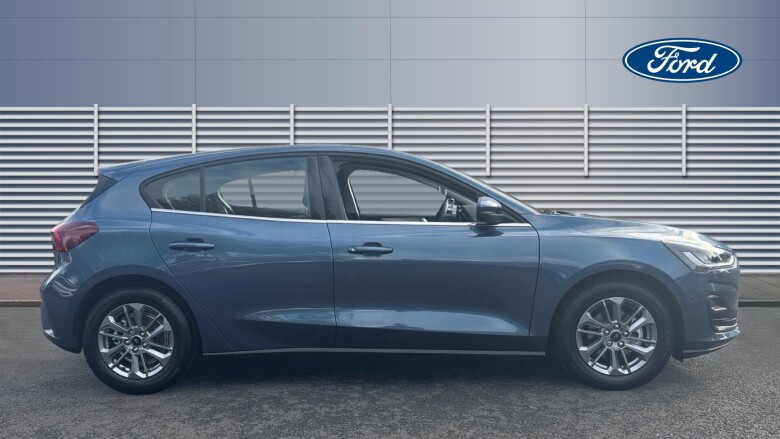 Ford Focus 1.0 EcoBoost Hybrid mHEV 155 Titanium 5dr Auto Petrol Hatchback